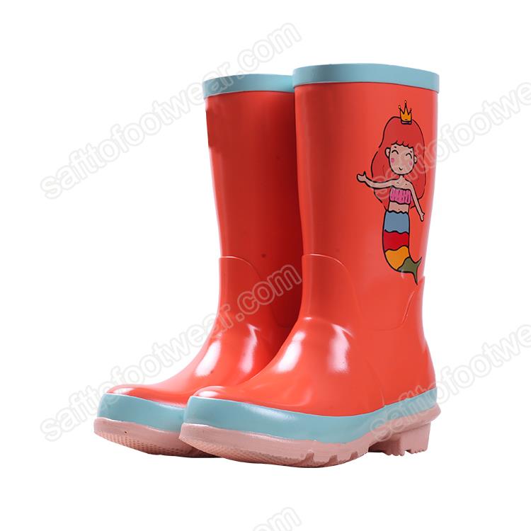 Childrens Natural Rubber Rain Boots.JPG